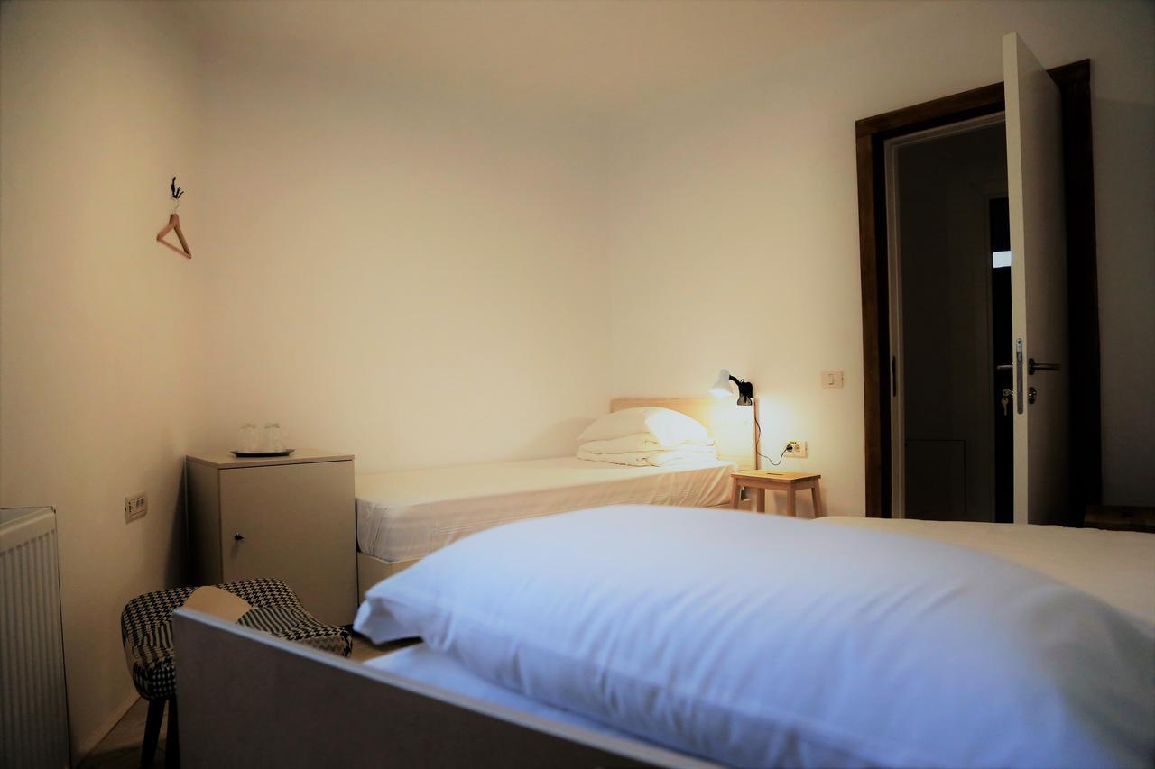 Bread&Breakfast Hostel Bucharest Luaran gambar